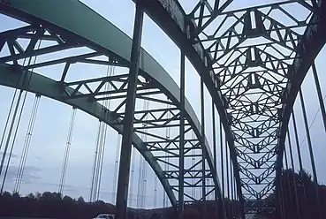 Both bridges from the road of the 1937 bridge, looking up