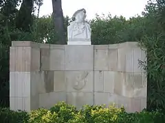 A Joaquim Vayreda (1915), by Manuel Fuxà [ca], Parc de la Ciutadella.