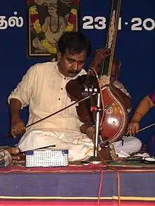 Lalgudi G J R Krishnan performing