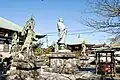 Statue of Nichiren guarded by the Shi Tennō