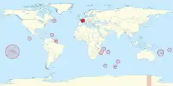 Territory of the French Republic (red) Overseas territories (circled)Claimed territory (Adélie Land; hatched)