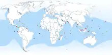 Distribution de C. mydas. Los círculos rojos son sitios importantes de cría. Los círculos amarillos representan ubicaciones de menor importancia.