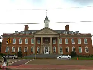 Hardin County Courthouse in Savannah