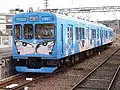 Iga Railway 200 series 2-car set 201 in December 2009, with original Tokyu cab and offset gangway door