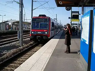 A Z 20500 train bound to Meaux arriving at the station