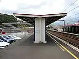 Platform 2 (right) used by Up trains (to Melling, Upper Hutt, Wairarapa).  It used to be an island platform – the former platform 3 (left) now faces the car park.