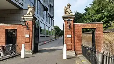 Lion and Unicorn gate.Entrance to Kensington Palace(See "Kensington Palace" section)