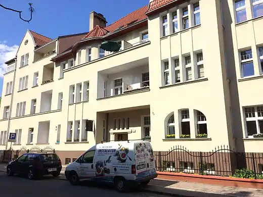 Facade on Hugo Kołłątaj street