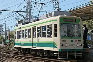 A 7000 series car in June 2009