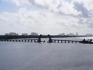 Veterans Memorial Bridge