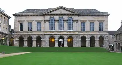 The main building re-built between 1720 and 1786. Above the arcade is the Old Library; behind the arcade are the main entrance to the College (centre) and the entrances to the Chapel (left) and the Hall (right)